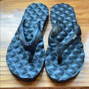 Reef flip flops size 8